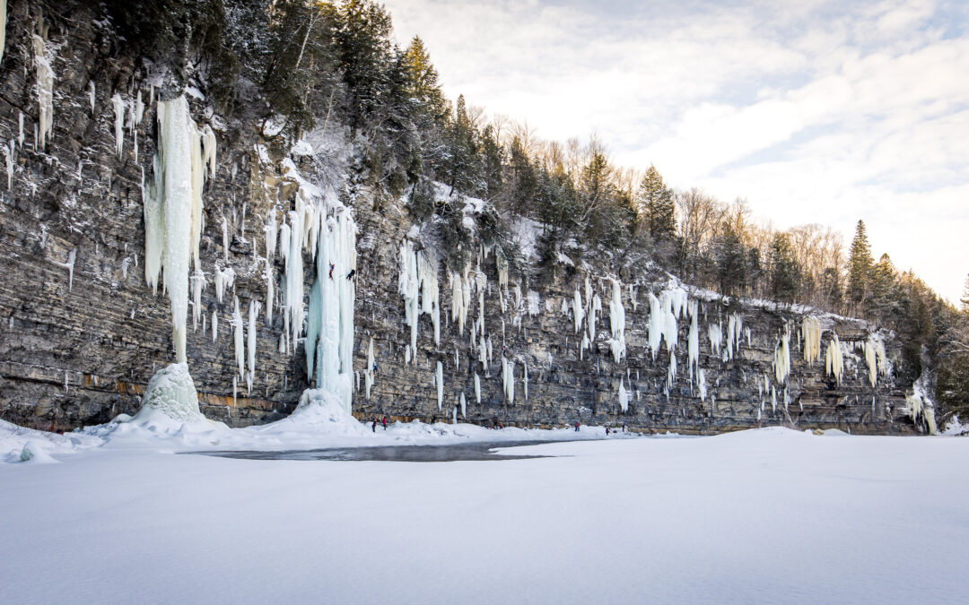 Escalade à Pont-Rouge : Guide complet pour y grimper en hiver